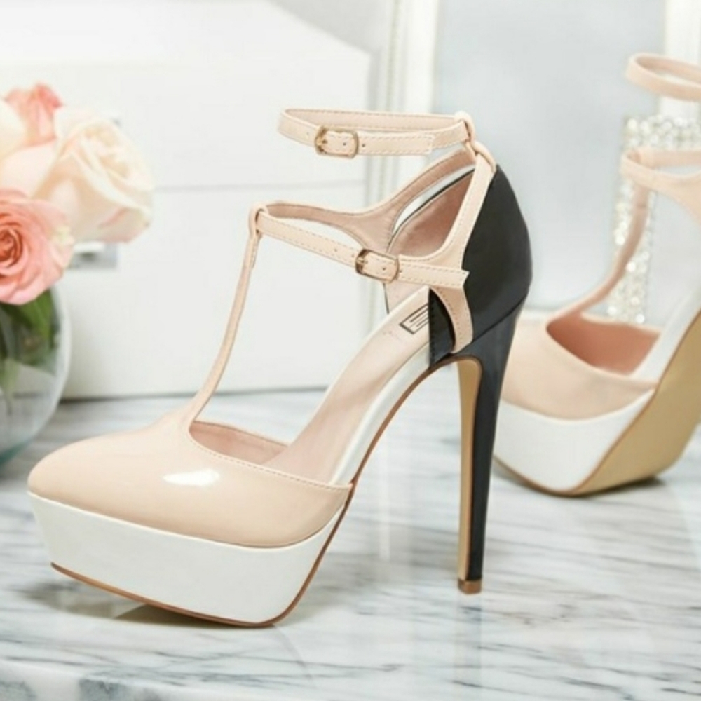 Signature Oxana T-strap Platform Patent Heels 8.5